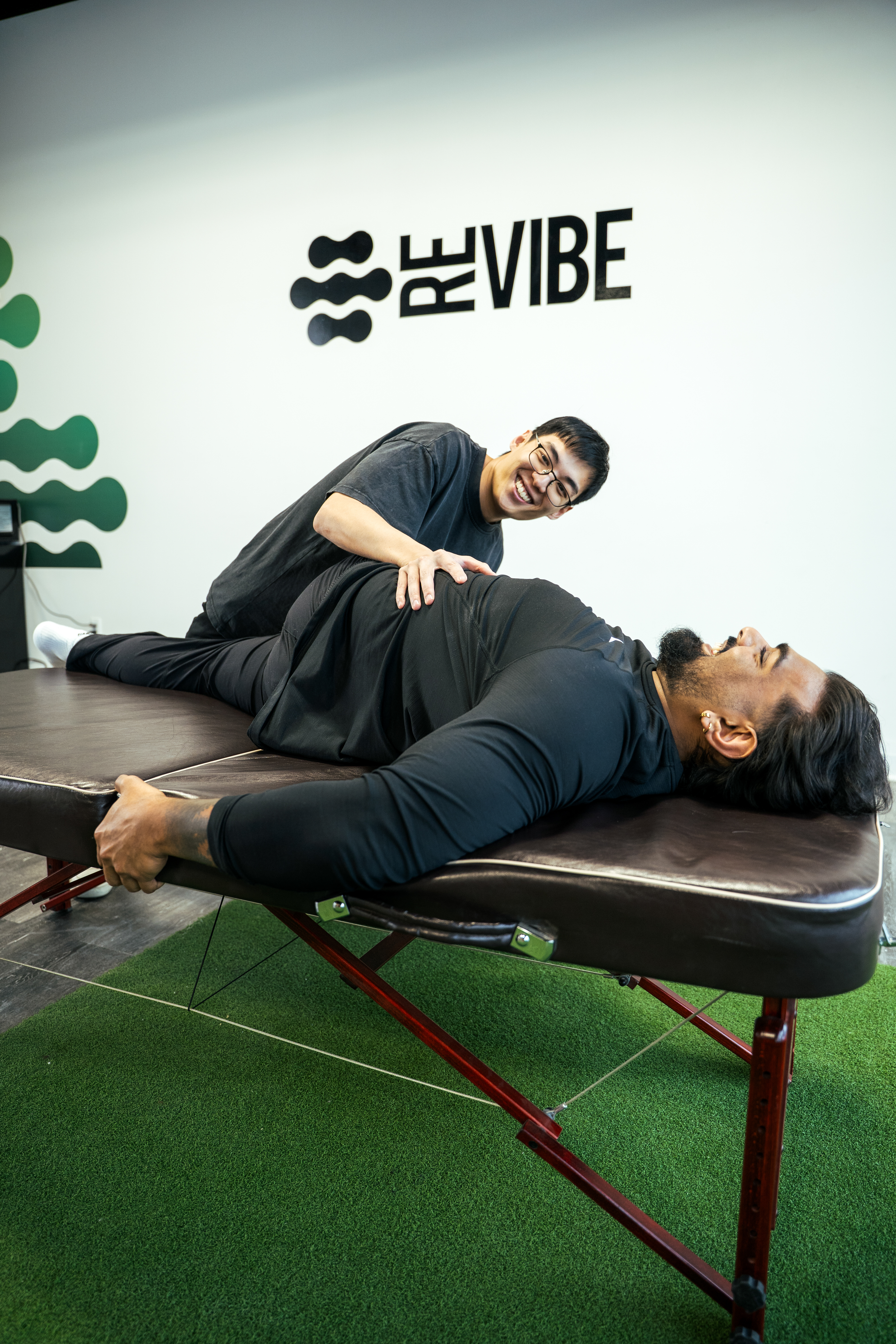 revibe-physiotherapy-back-session